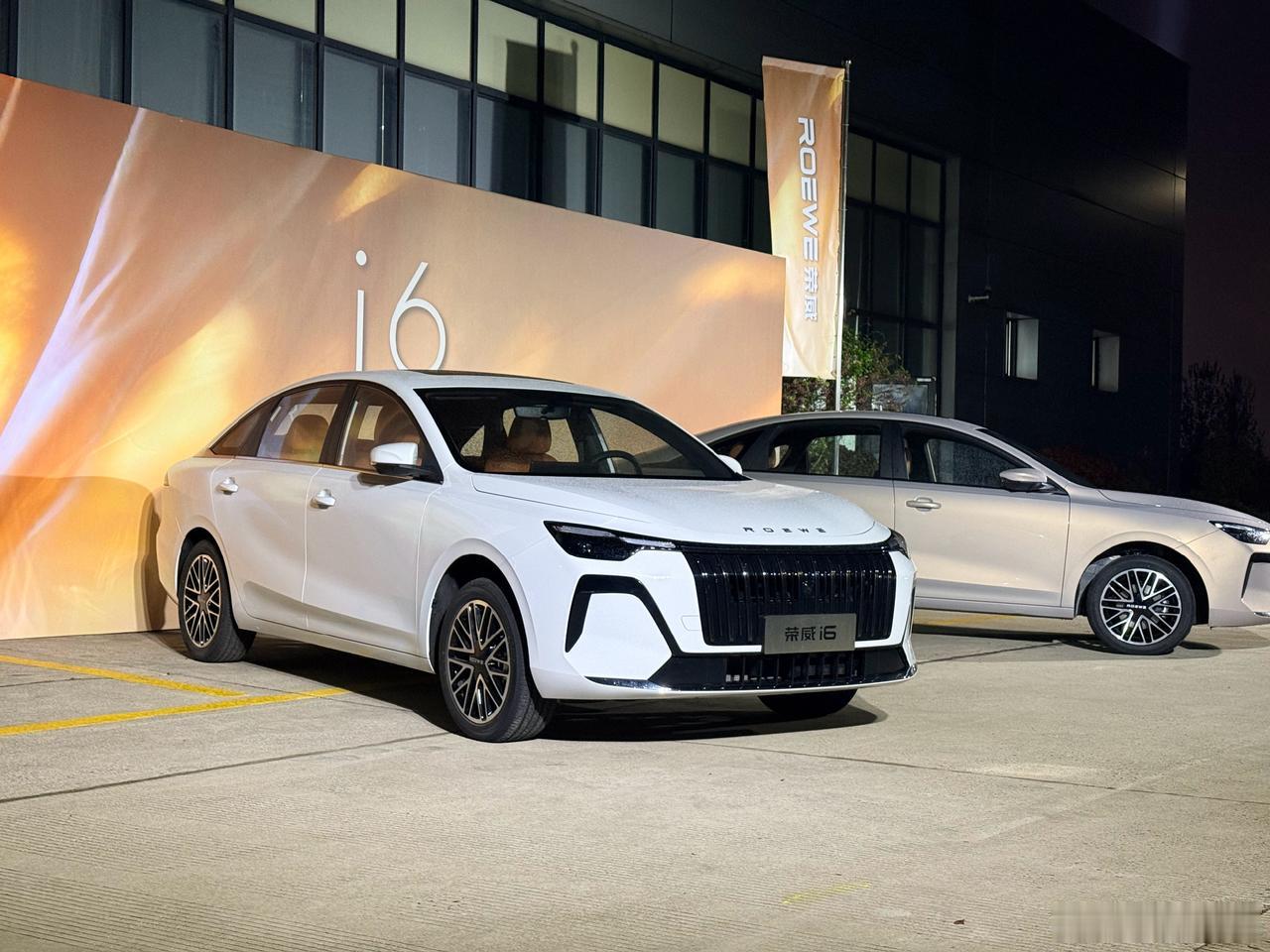 像荣威i6这种七八万的家用车，要做出差异化了挺难的，这个区间的产品最大的困难是出