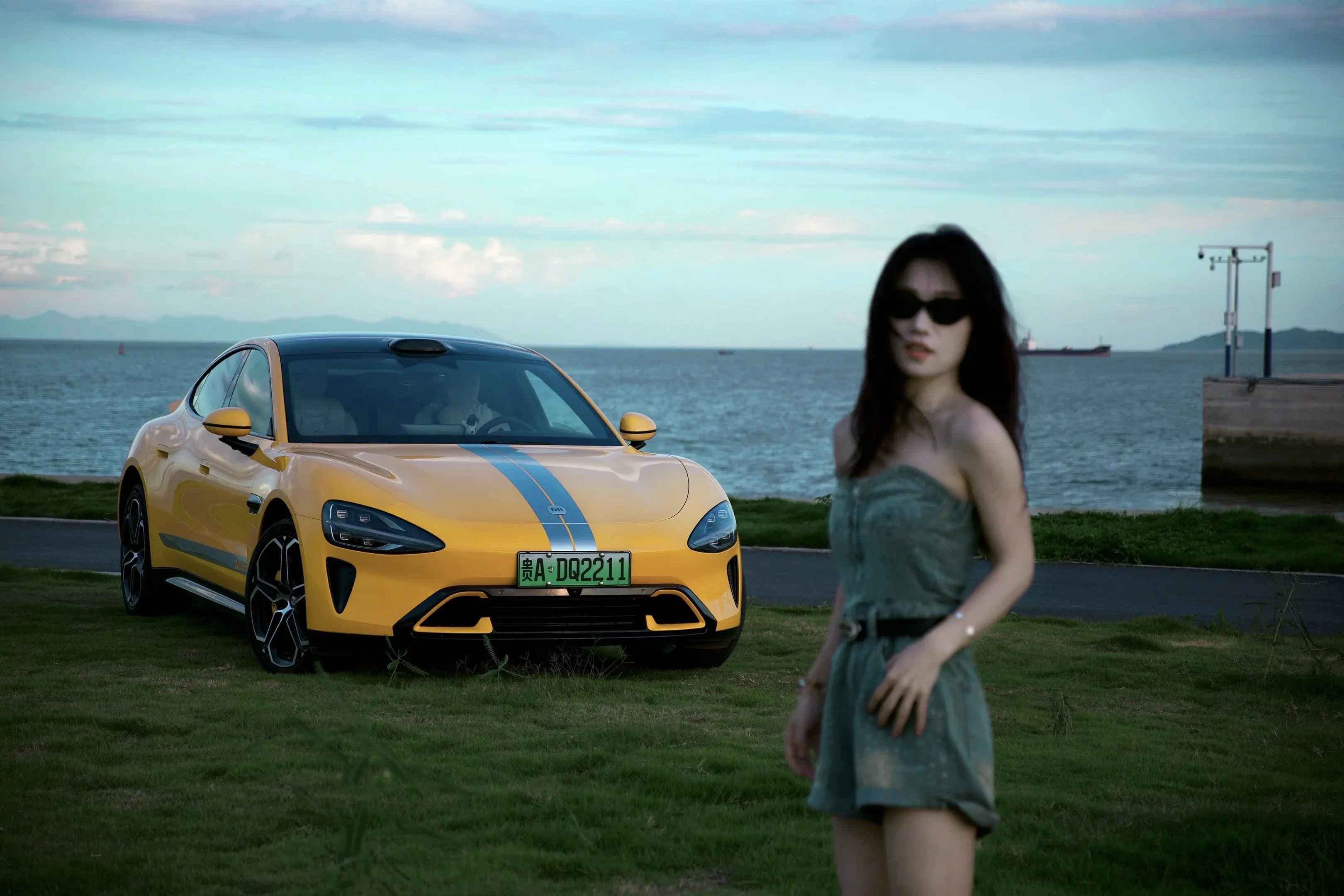 不愧是su7 我这种屌丝拍出来都好看。路人视角