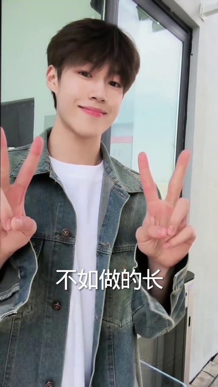 《上帝的两个赌局》，一枚硬币的赚钱智慧。
俗话说：会玩的人玩一辈子，不会玩的人玩