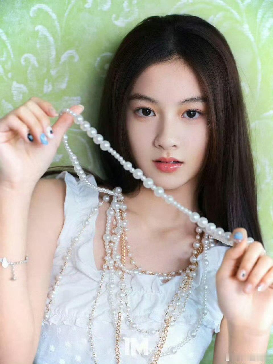 七七赵钰琪杂志大片七七赵钰琪杂志大片