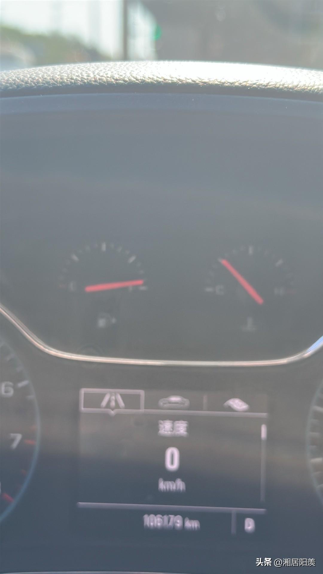 今天跑去一家大型连锁加油站加油，想着反正要用车就给一次性加满，按以往的经验以前每