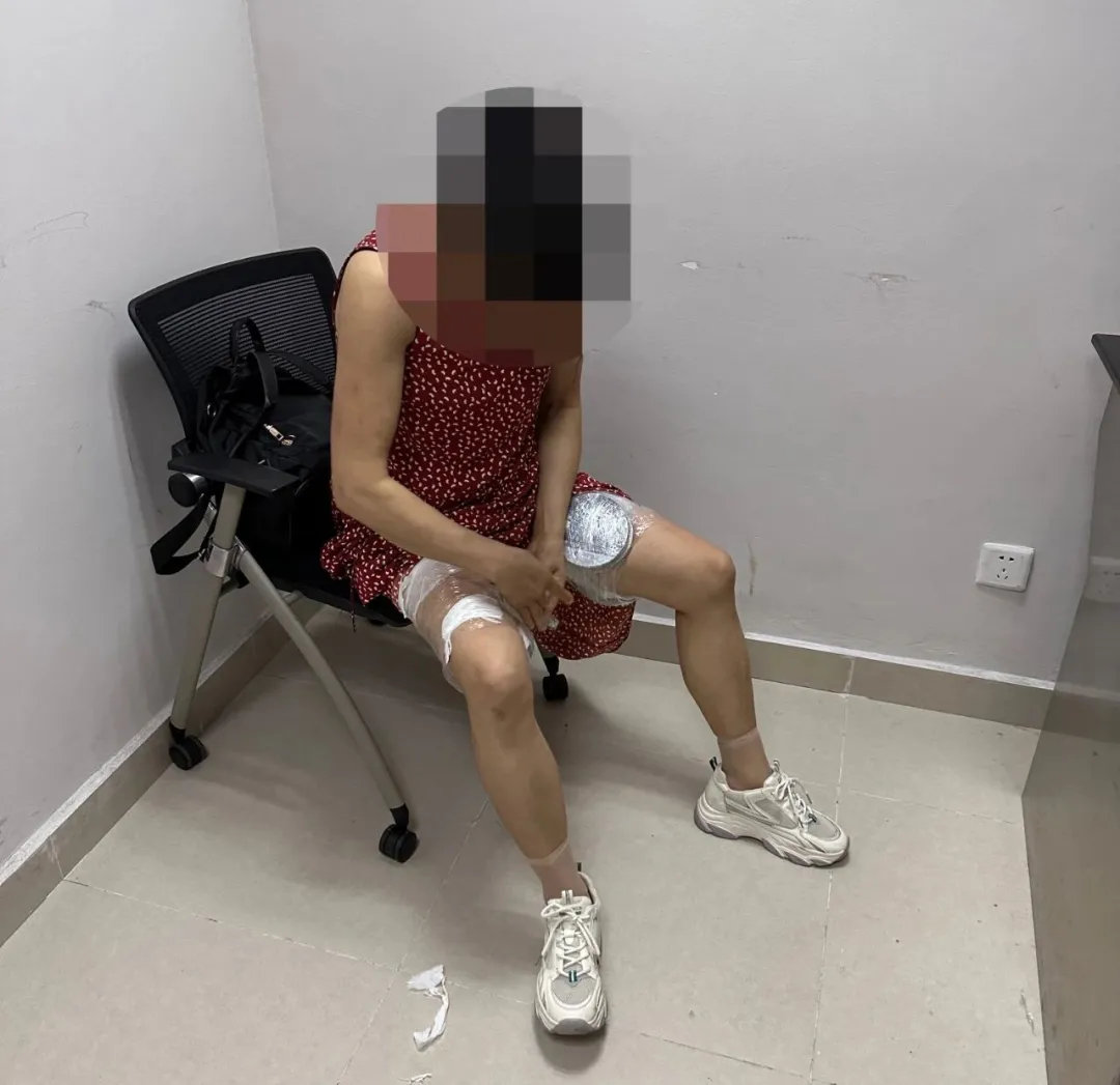 拱北海关所属港珠澳大桥海关连查两起旅客绑藏游戏光盘和游戏卡进境案，合计查获644