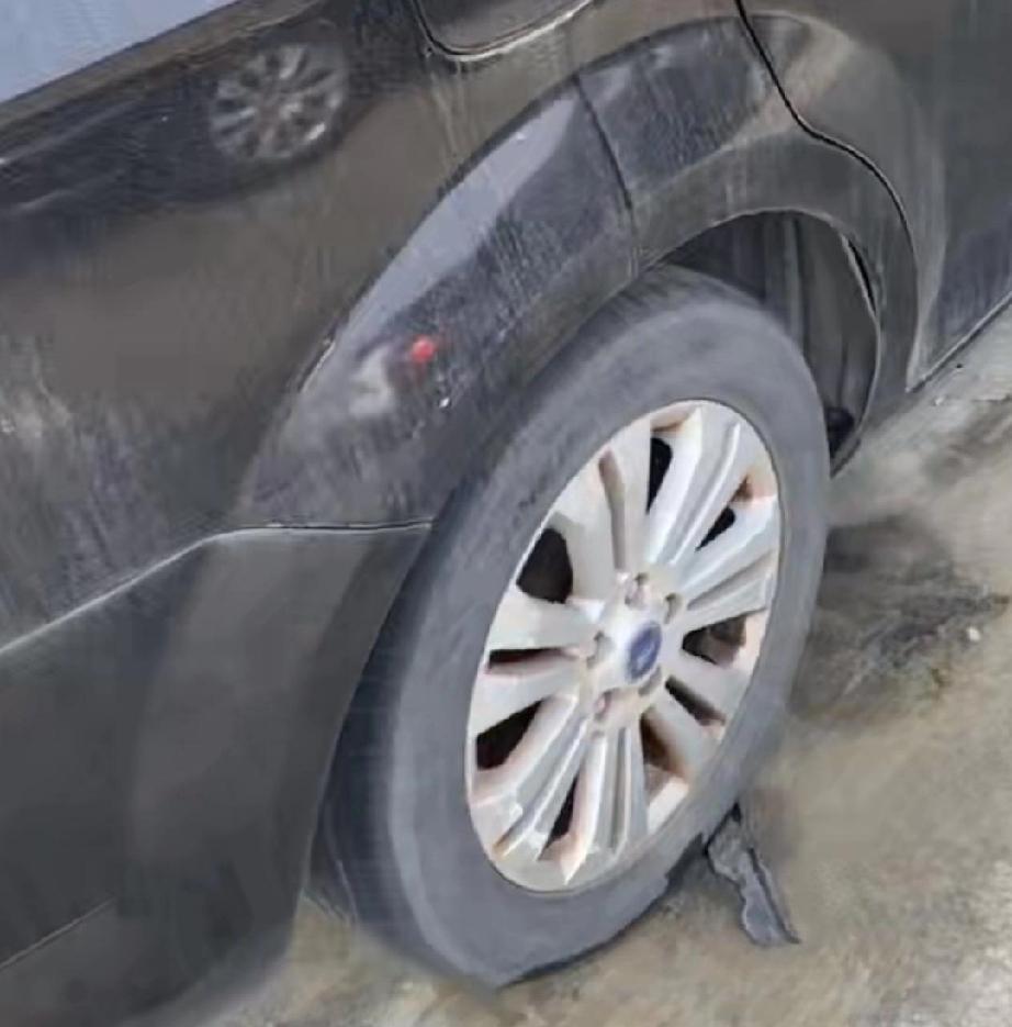 最美的风景
 
风会记得花的香，凡来尘往，莫不如此。
——题记
 
岁月的长河潺