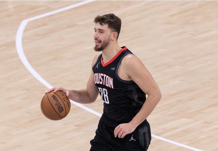 41场比赛打完，火箭五少的数据表现:申京（23岁）：场均34.2分钟，得到21.