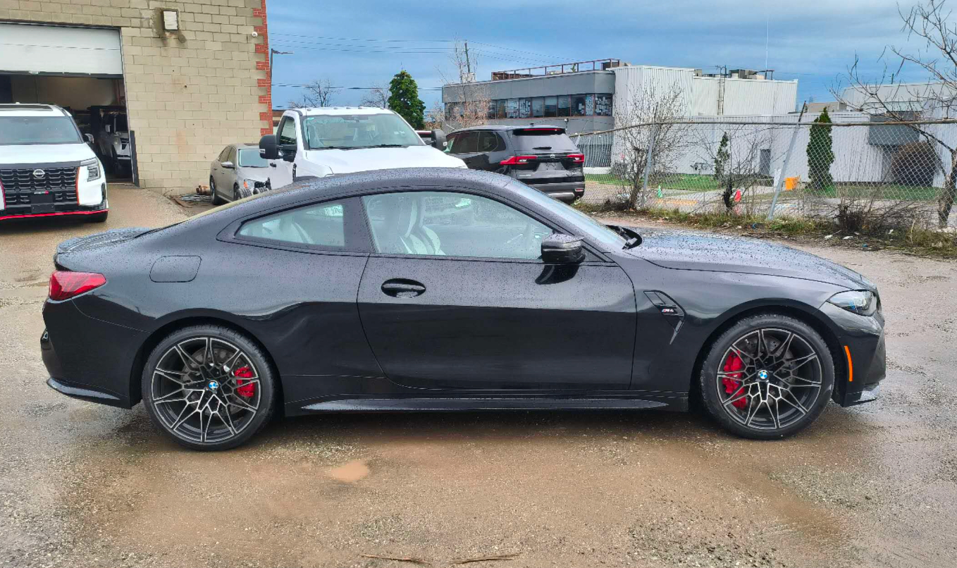 在途一台手动挡M42026款手动挡M4黑色外观，白色内饰豪华包，解除限速，826