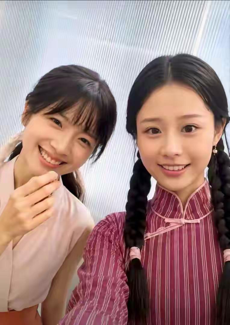 万万想不到！电影《给阿嬷的情书》火了，两位女主演也火了，
最后，李思潼签约了，王
