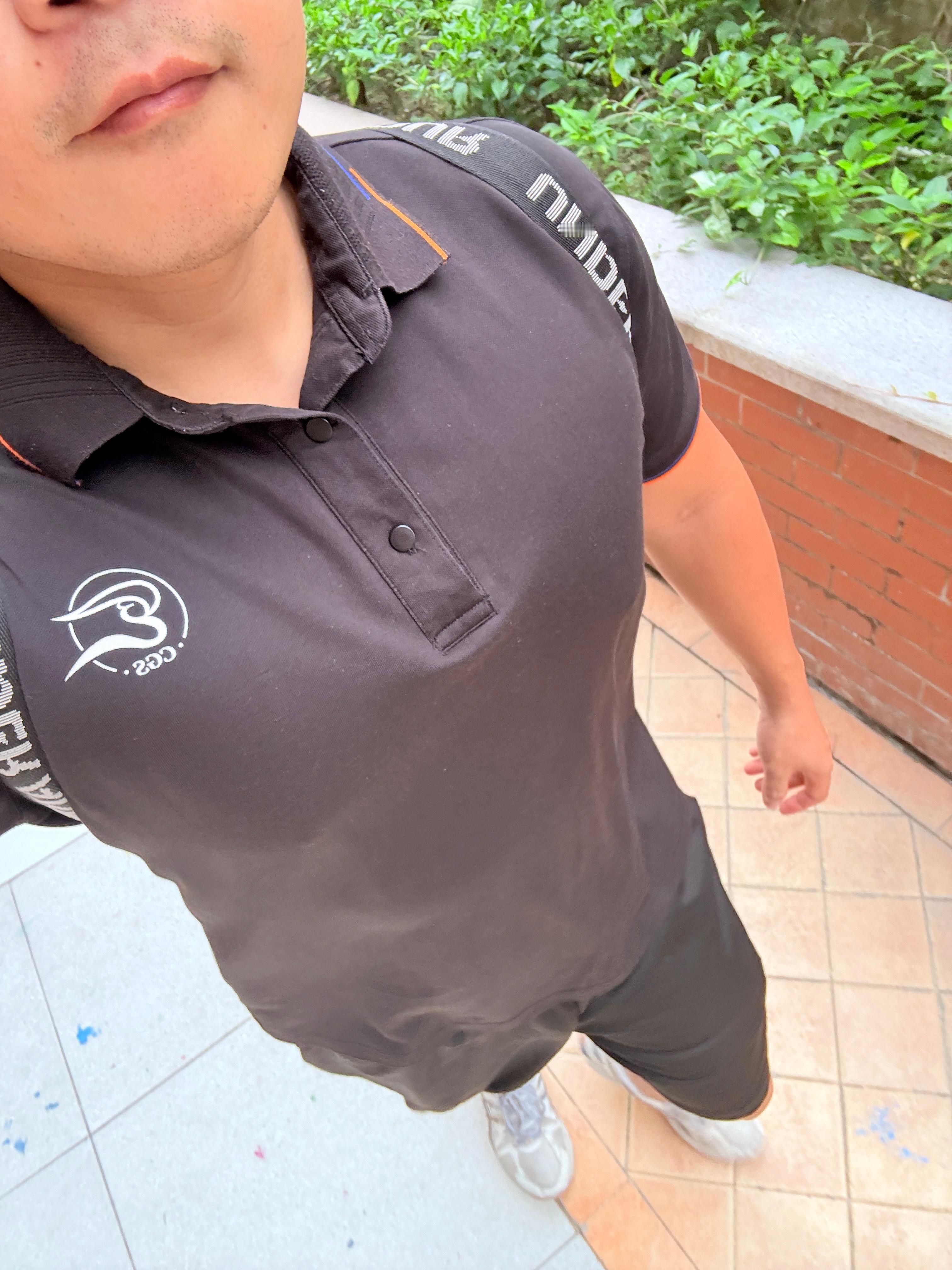 今日份ootd ，一身黑啊！[哈哈][哈哈]黑色星期五！[偷笑] ​​​