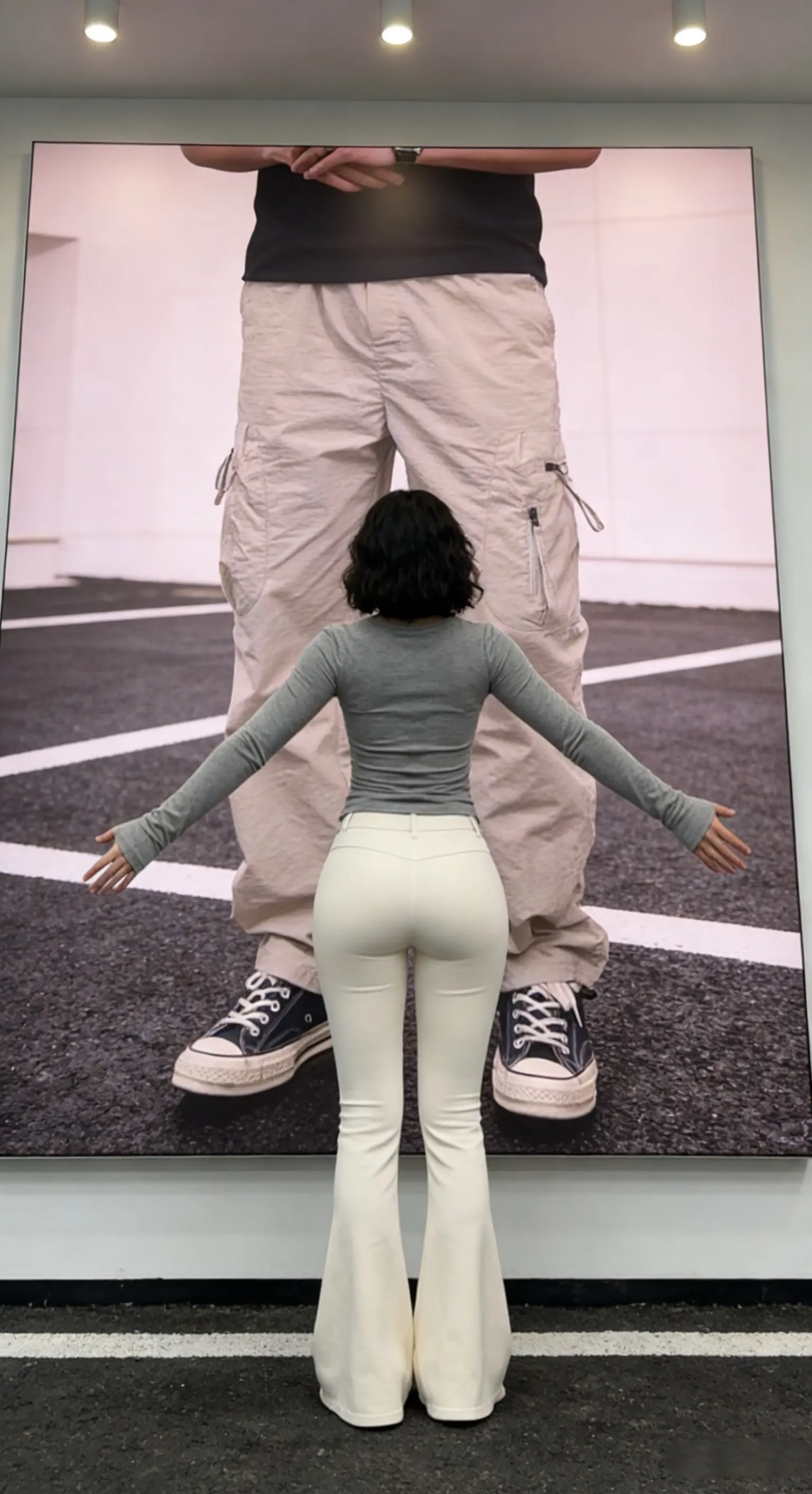 “人到中年，前无引路的灯，后无托底的岸，活成了独当一面的悟空：撞了南墙...