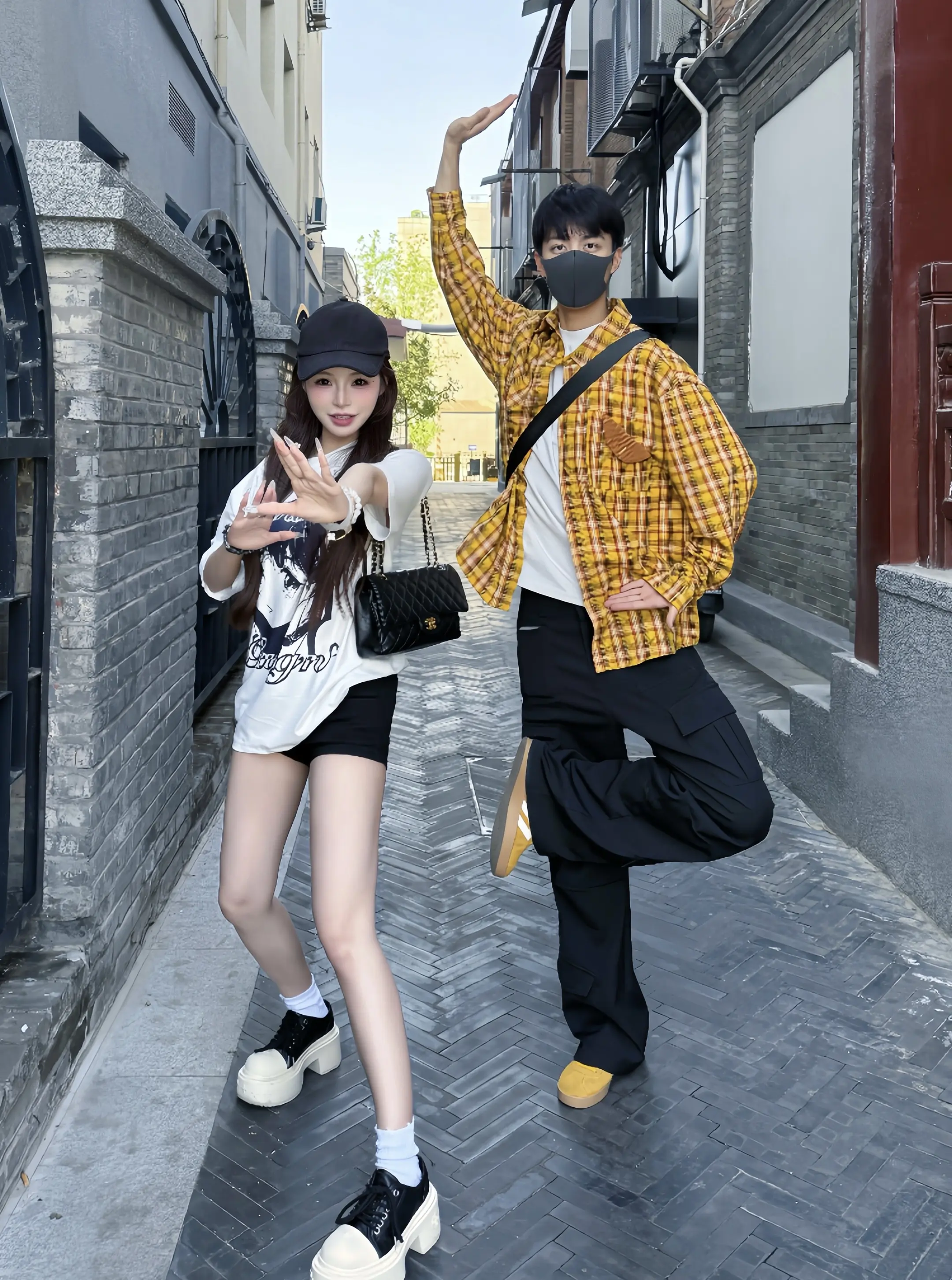 要是被绑架了，你就眨眨眼