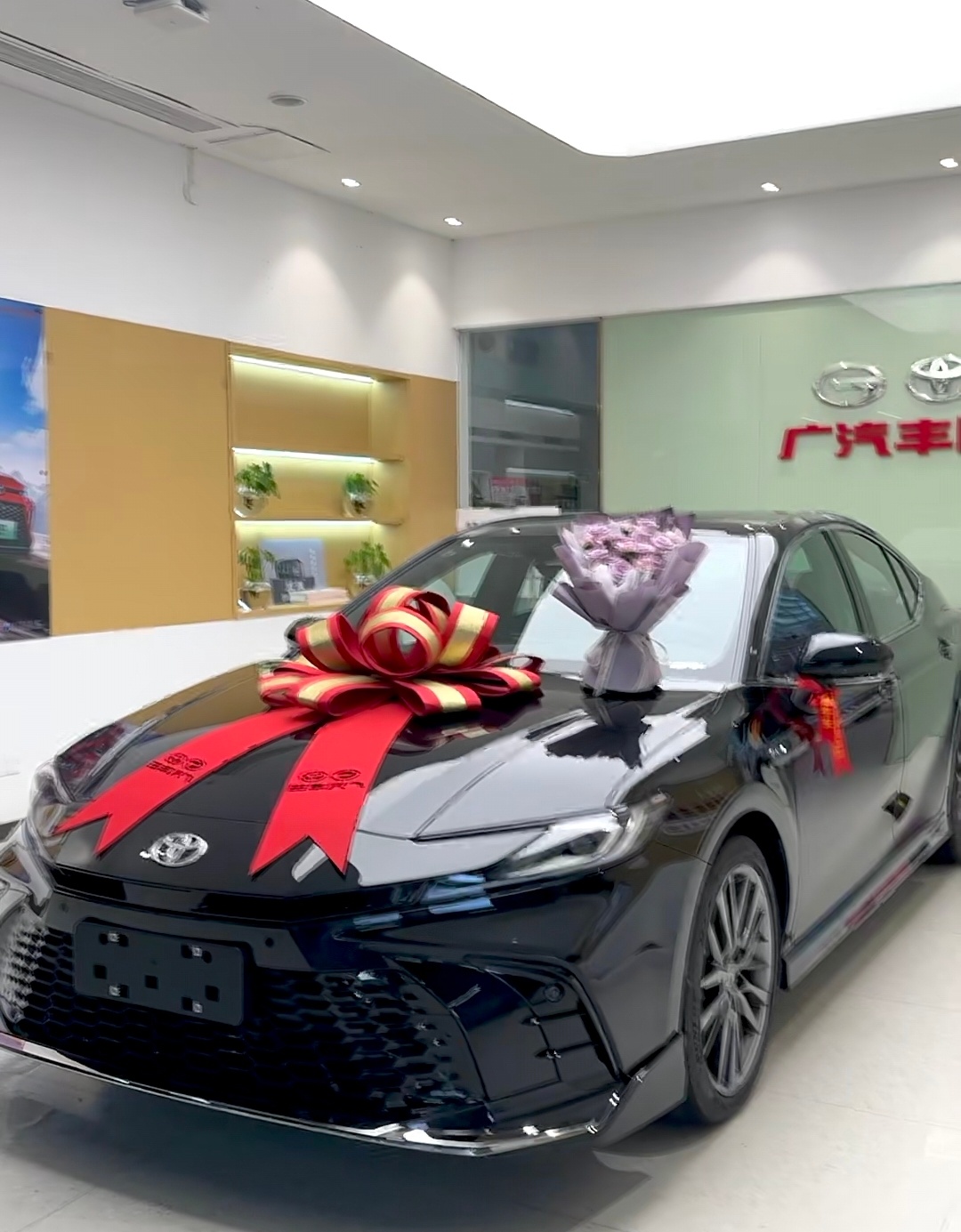 #凯美瑞只卖12万了#从30万打到了12万，感谢比亚迪，感谢吉利。。。 ​​​