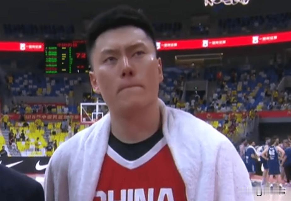 李弘权谈中国男篮输了19分：

“今天我们打得不好，赢球欲望没有对方高，我们失误