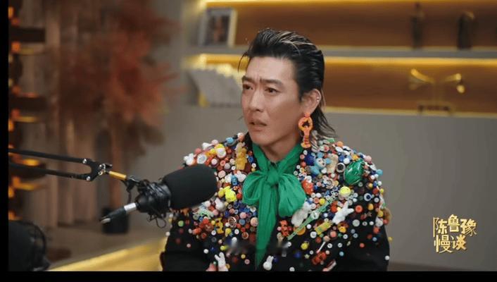 鲁豫把姜思达聊哭了鲁豫姜思达对谈上线看完鲁豫和姜思达对谈好感慨，当年离开辩论圈孤
