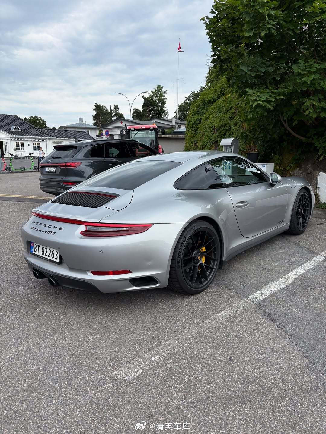 保时捷991.2 Carrera 4 GTS GT银 ​​​