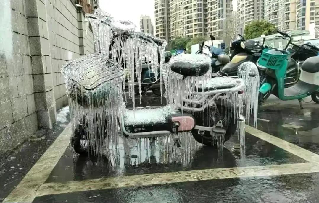 微头条首发绝对是一个史无前例的超级大坑！！建议赶紧取消～
我开通了，两天后取消，