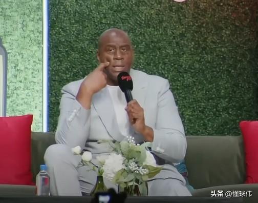 魔术师约翰逊分享经商之道：

“其实就是坚持到最后，不要放弃，因为事情总有转机的