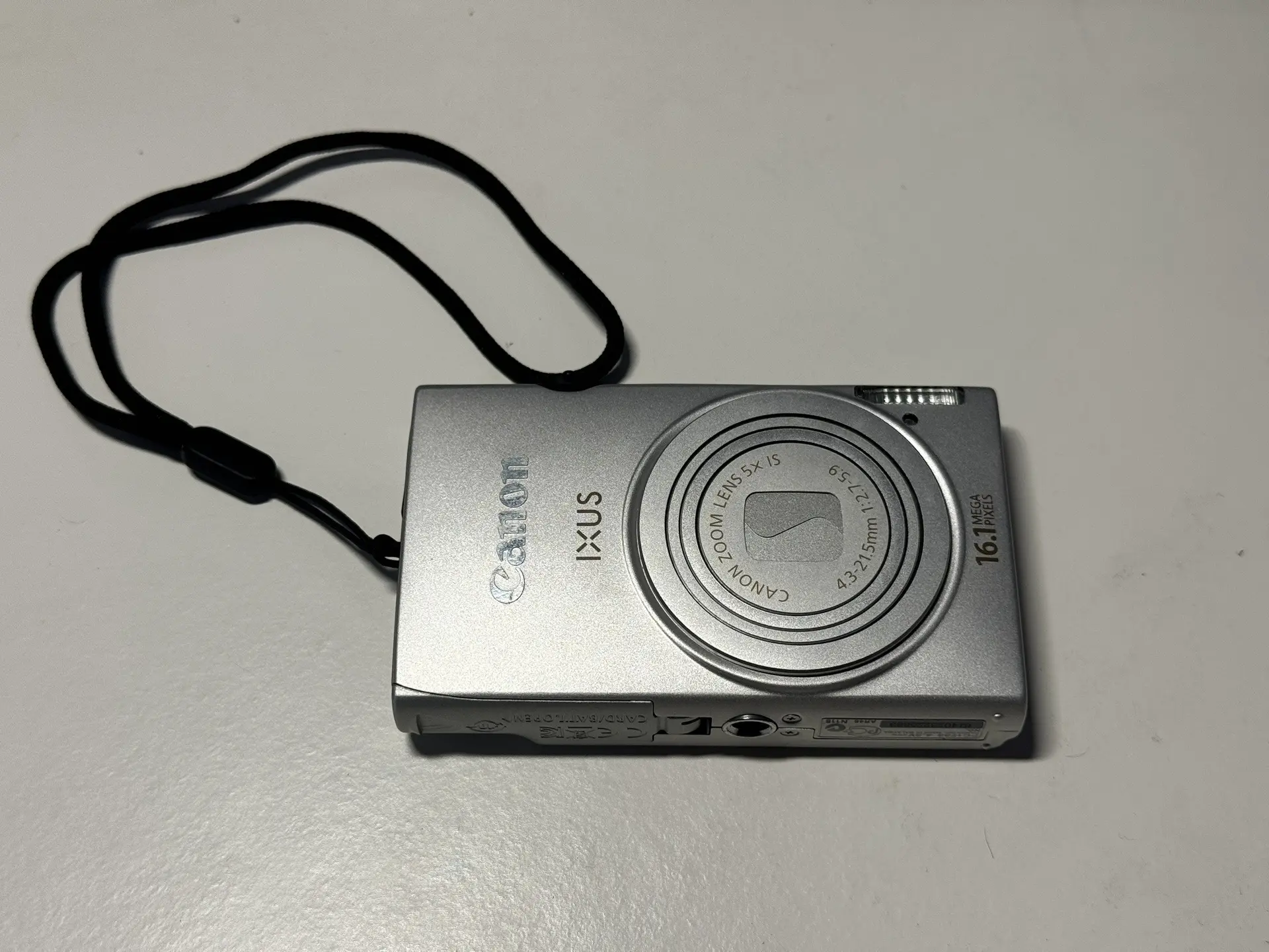 在家里翻出一个盲盒。偶然间在家里发现了家里人13年前买的ixus125...