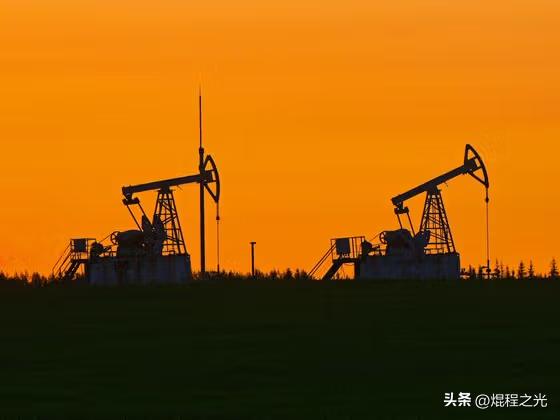 嘴上说不关，海峡却快被吓停了！油价先涨为敬！

·国际榜，刚刚披露，CNN，周日