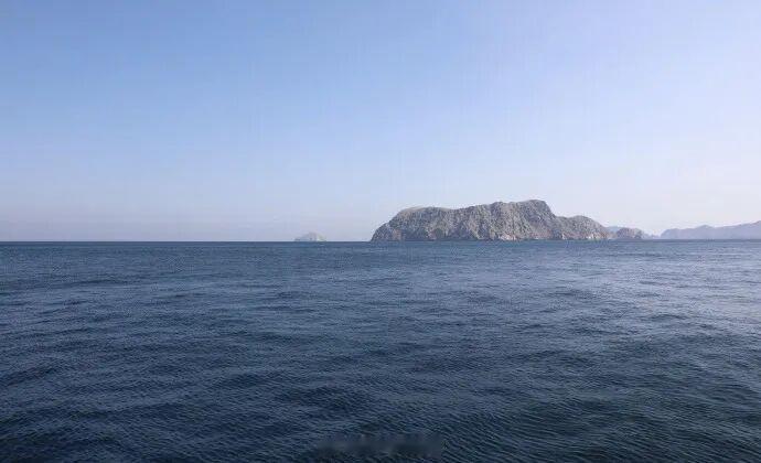 霍尔木兹海峡封锁6周，超2万海员被困船上：同事死去，不得不与遗体共处一船；物资短缺，有人已出现“精神