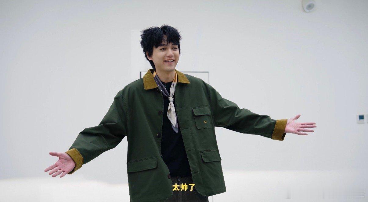 张呈雷淞然夺冠奖励自己新车张呈雷淞然提车给对方vlog配音 喜人2冠军小队的庆祝