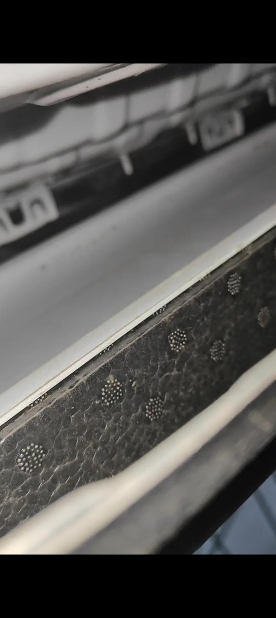 轩逸经典的后防撞梁
看看能不能削苹果
我觉得很薄很薄