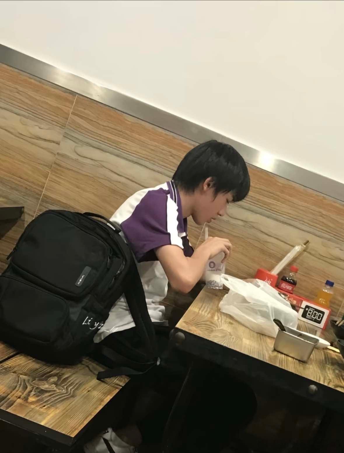tg：没见过的宋亚轩巴蜀时期初中生宋亚轩 