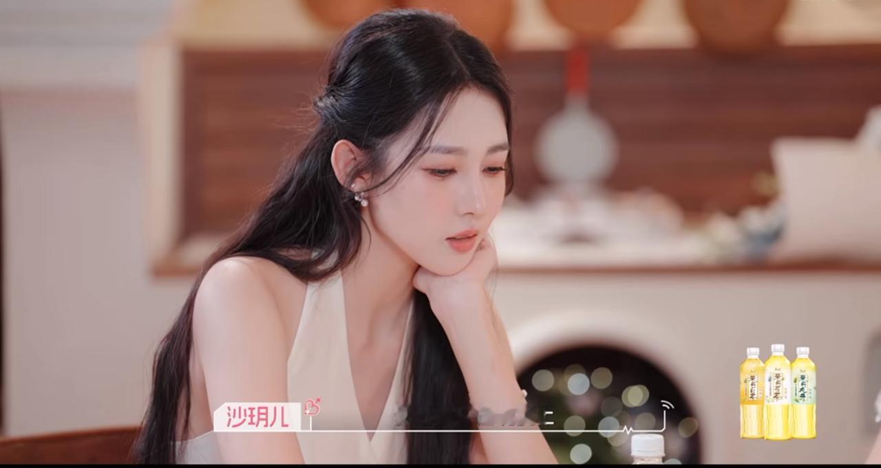陈鹤文一句话，沙玥儿破防了。
两人聊到“无理取闹”这个陈鹤文不能容忍的雷区，玥儿