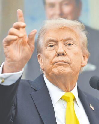 特朗普宣称中美已陷入持久贸易战

特朗普星期三（10月15日）在白宫被记者询及，