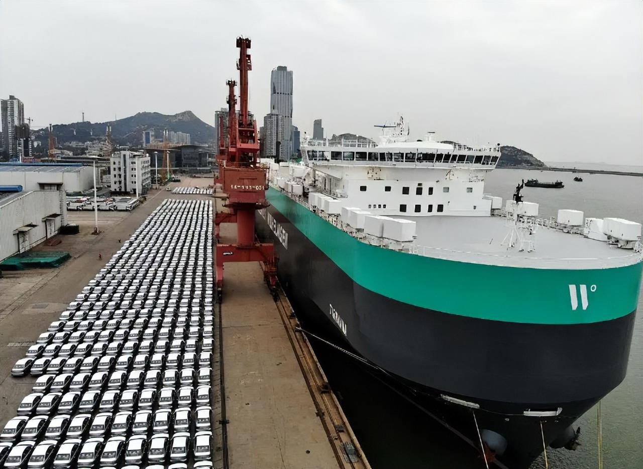 真相曝光！美军15000兵力压境，海湾各国乱站队，冲突随时爆发

美伊海峡对峙愈