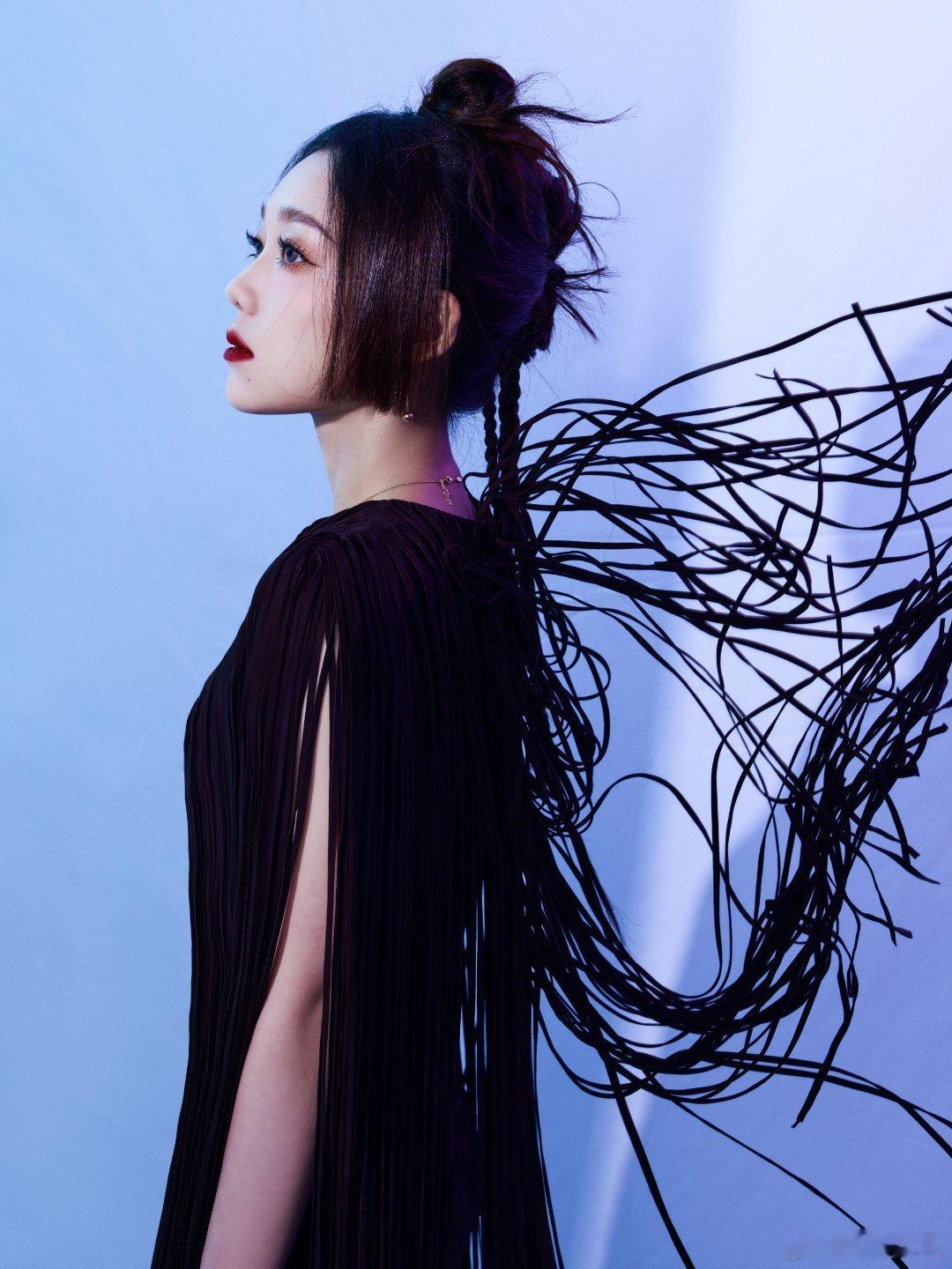 #硬糖少女303##希林娜依高# 今日份糖妹新鲜物料希林娜依高北京卫视跨年之夜最