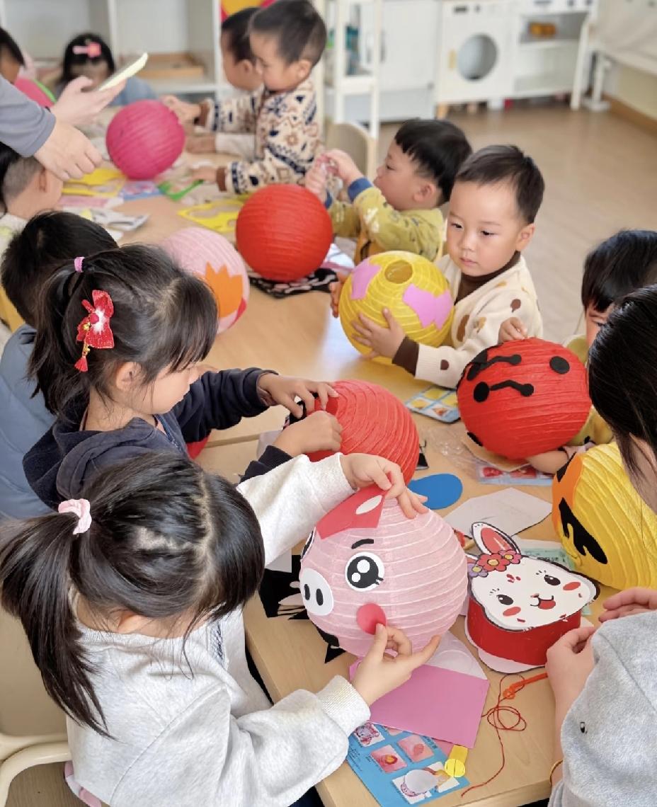 近十年全国在园幼儿数量：
 
1. 2020年：4818.26万人（历史峰值）