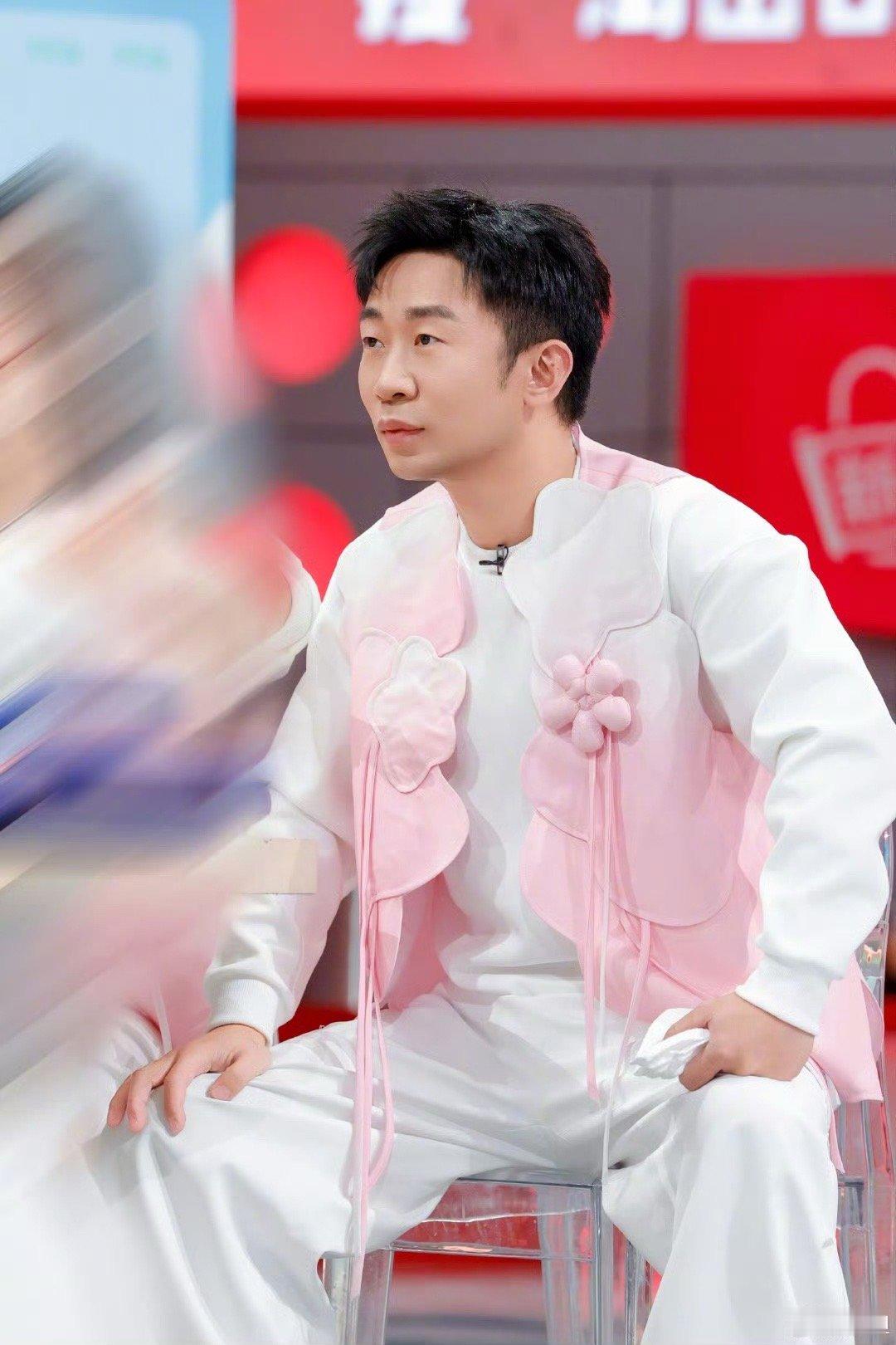 杨迪看来你们是真的饿了  杨迪撒饭  哈哈哈哈哈哈哈 