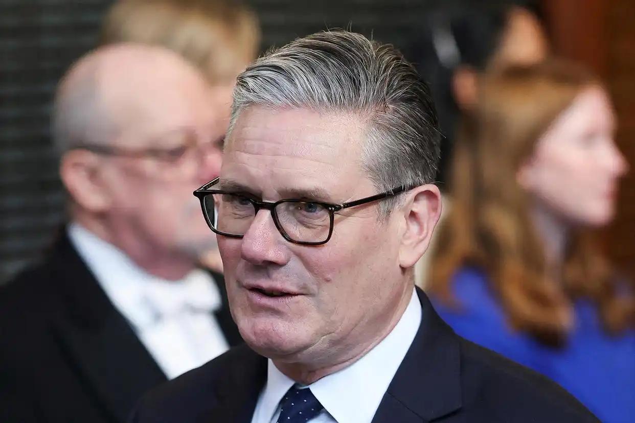 英国政坛掀逼宫大戏！5月14日卫生大臣突然辞职冲击首相地位，工党选举惨败内部裂痕