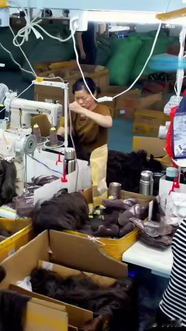  小镇妇女生产cos假发月入近万85后脱发老板成二次元假发主理人 宜春、赣州两镇