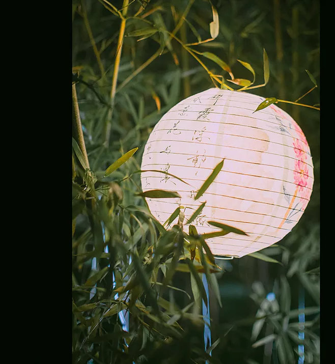 想与你，倚窗听雨，凭栏观风；想与你，花间执壶，月下对酒；想与你，行至水穷，坐看云