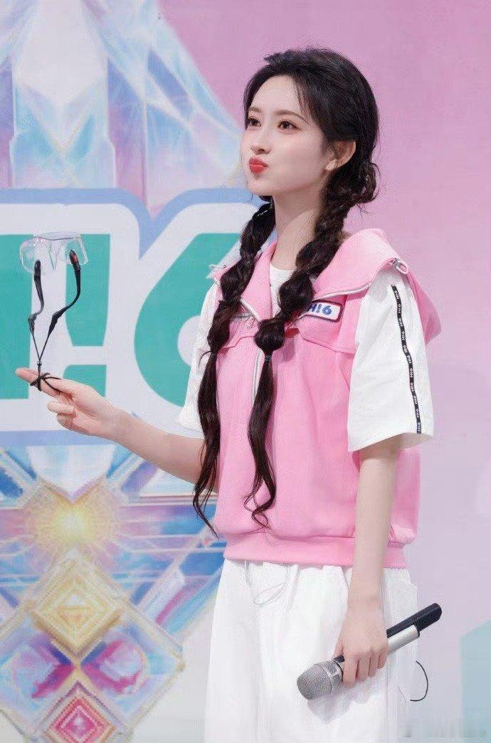 孟子义巧妙化解隐藏任务孟姐灵机一动，用玩游戏的方式就给做局了！哈哈哈哈笨蛋美女聪