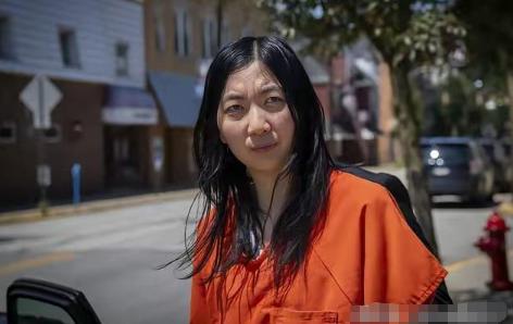 就因为丈夫说了一句“妹妹要来”，她被指捅了婆婆245刀

7月23日，美国宾夕法