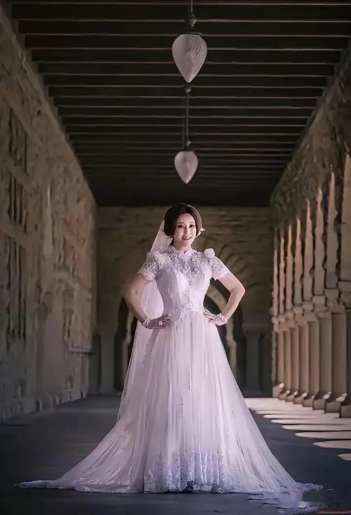 2013年，60岁的刘晓庆结婚，场面宏大，新娘也是美美的！[比心][比心]