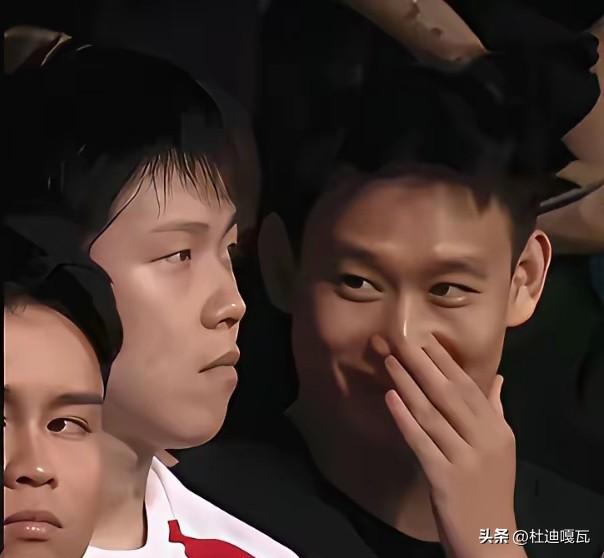 说白了，偷笑哥跟张继科闹矛盾，没那么多高大上的理由，其实就是生意的事。
他就是看
