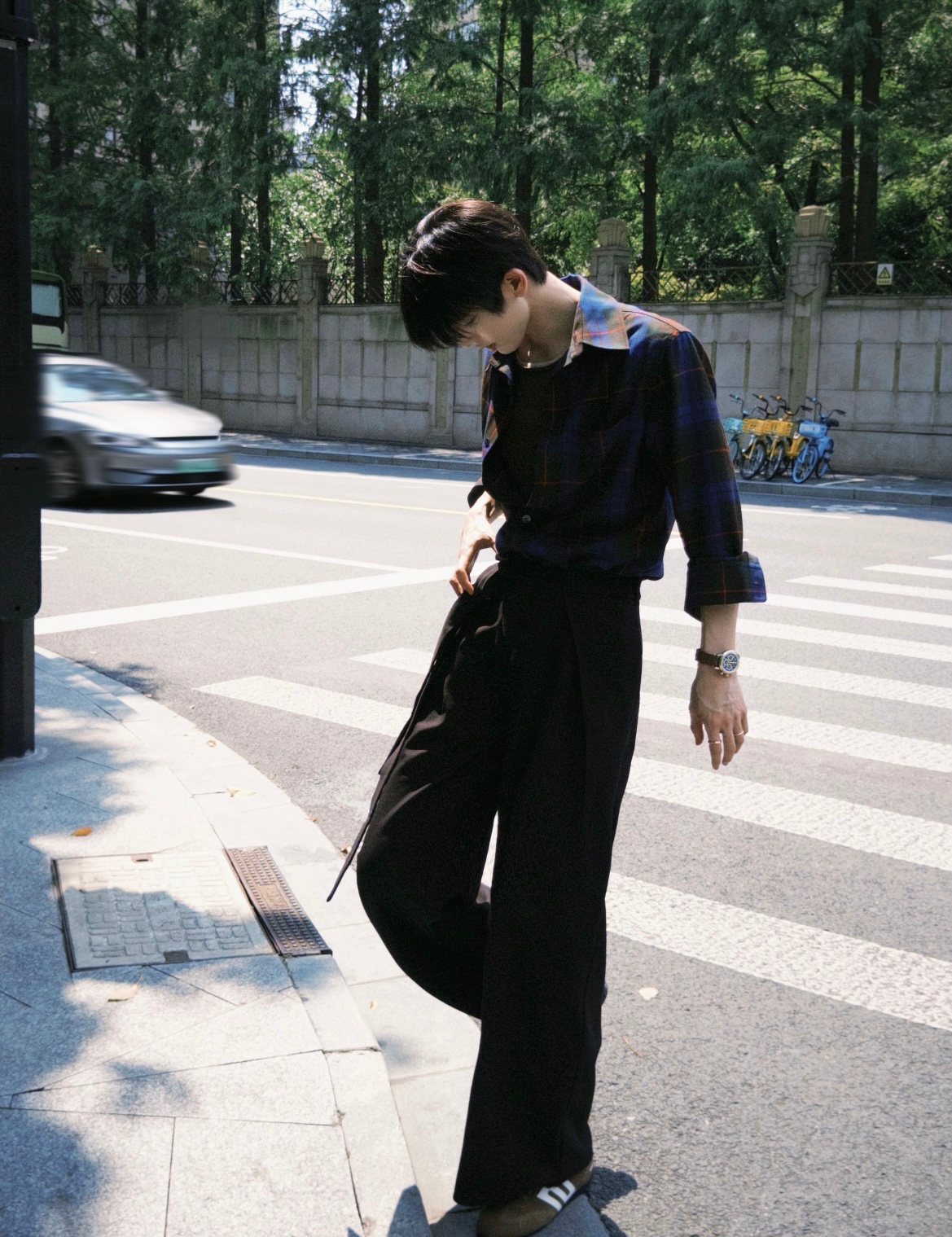 张凌赫无锡话一开口好温柔张凌赫不会用无锡话说凌探未来 张凌赫，内娱顶流，1997