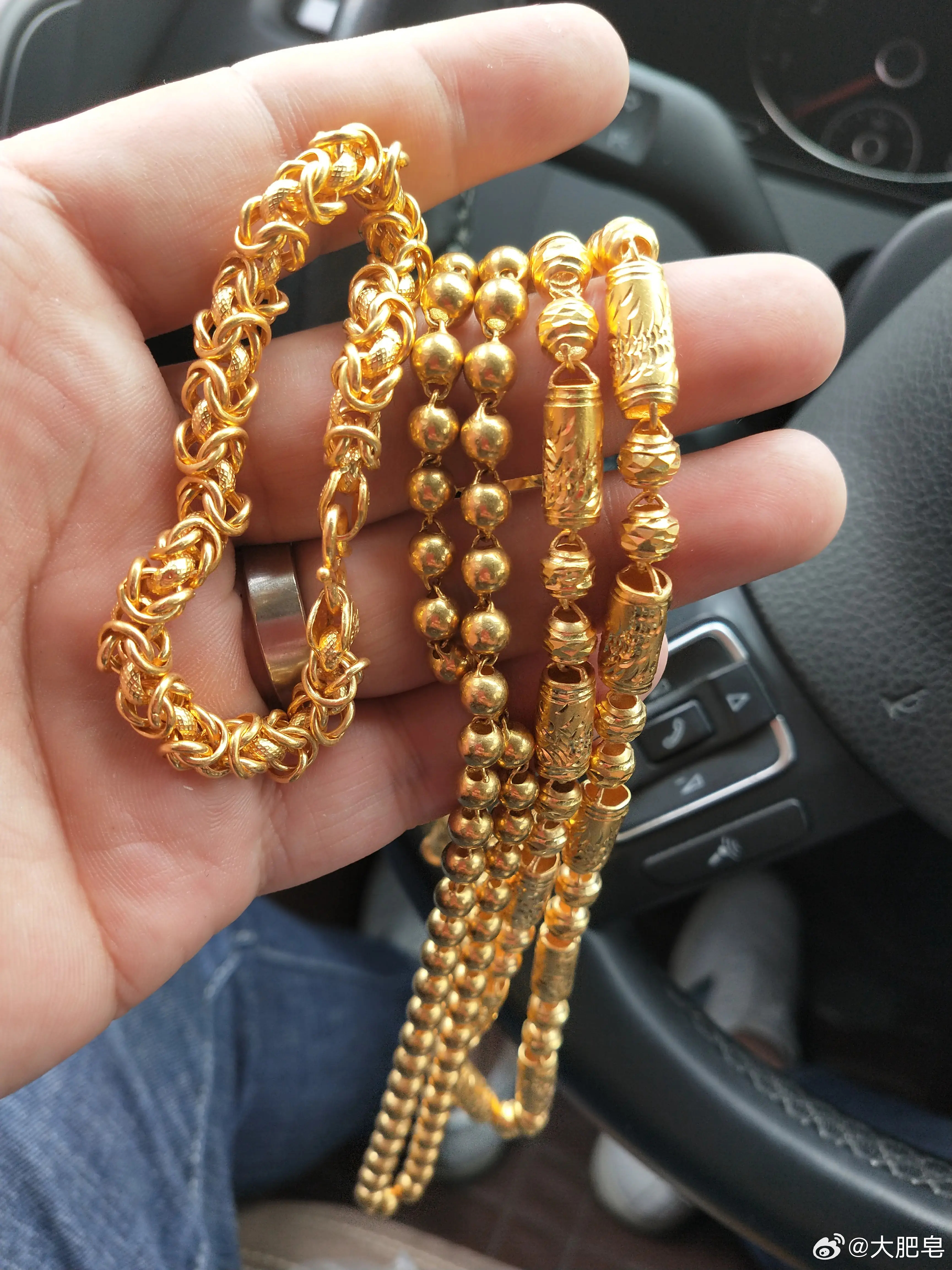 金价彻底杀疯了 还是那句话，我要是早知道现在黄金能到1400……我肯定把房子卖了