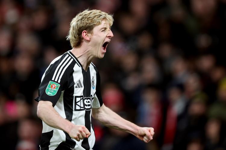 阿森纳计划夏窗引进纽卡斯尔前锋戈登，知道为啥阿森纳进攻便秘吗？就是因为阿森纳这几