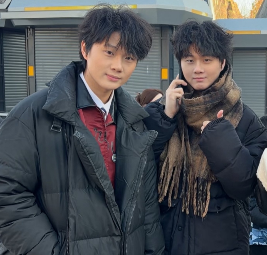 高超瘦的像高越，高越像没睡醒