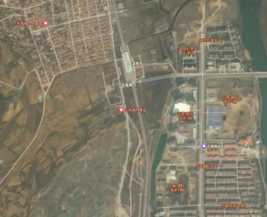 即墨区温泉街道正在建设海尔新能源青岛互联工厂，项目位于温泉街道小海南村300号，
