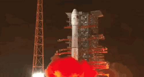 美股当地时间周五，商业航天概念股集体爆发，板块掀上涨热潮。其中Rocket La