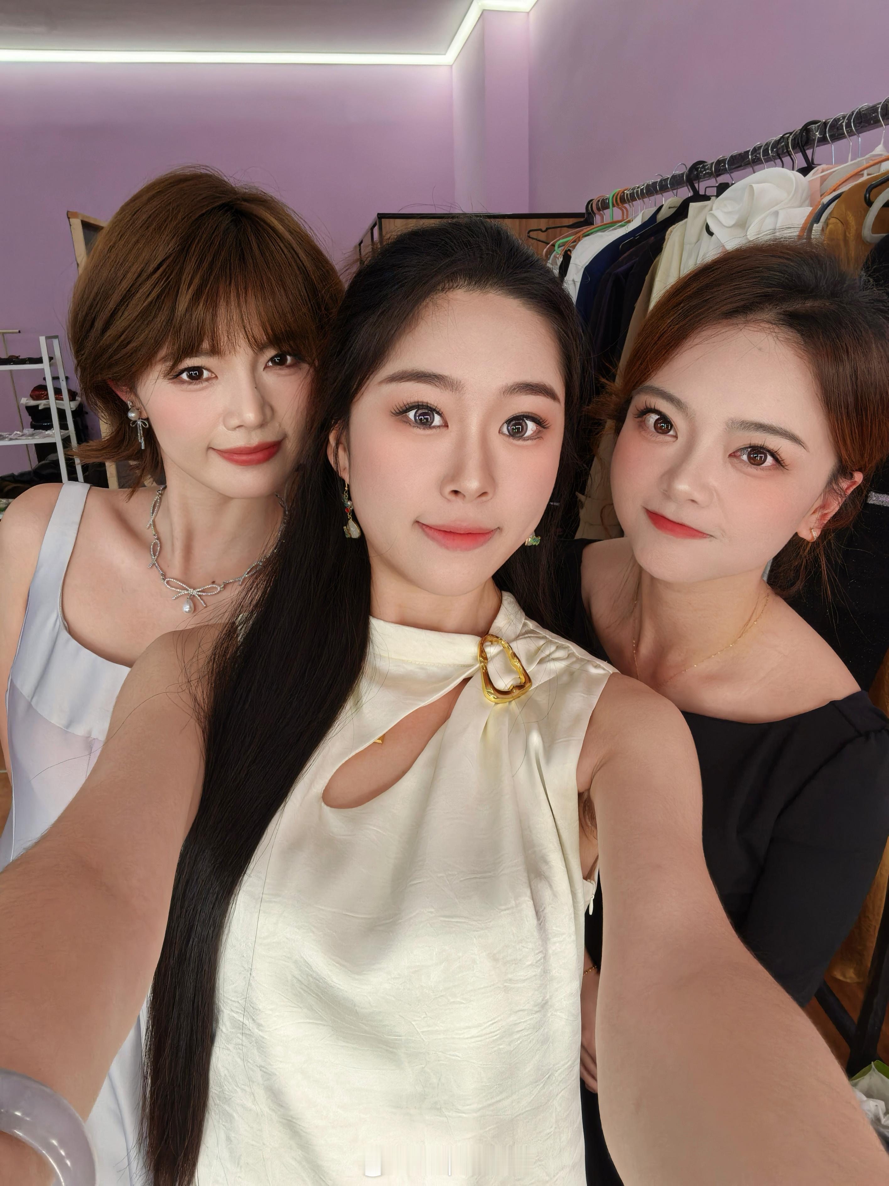 11月岚图泰山正式上市今儿拍泰山！和姐妹儿碰上，泰山 裤裤拍不敢想象要是每次拍摄