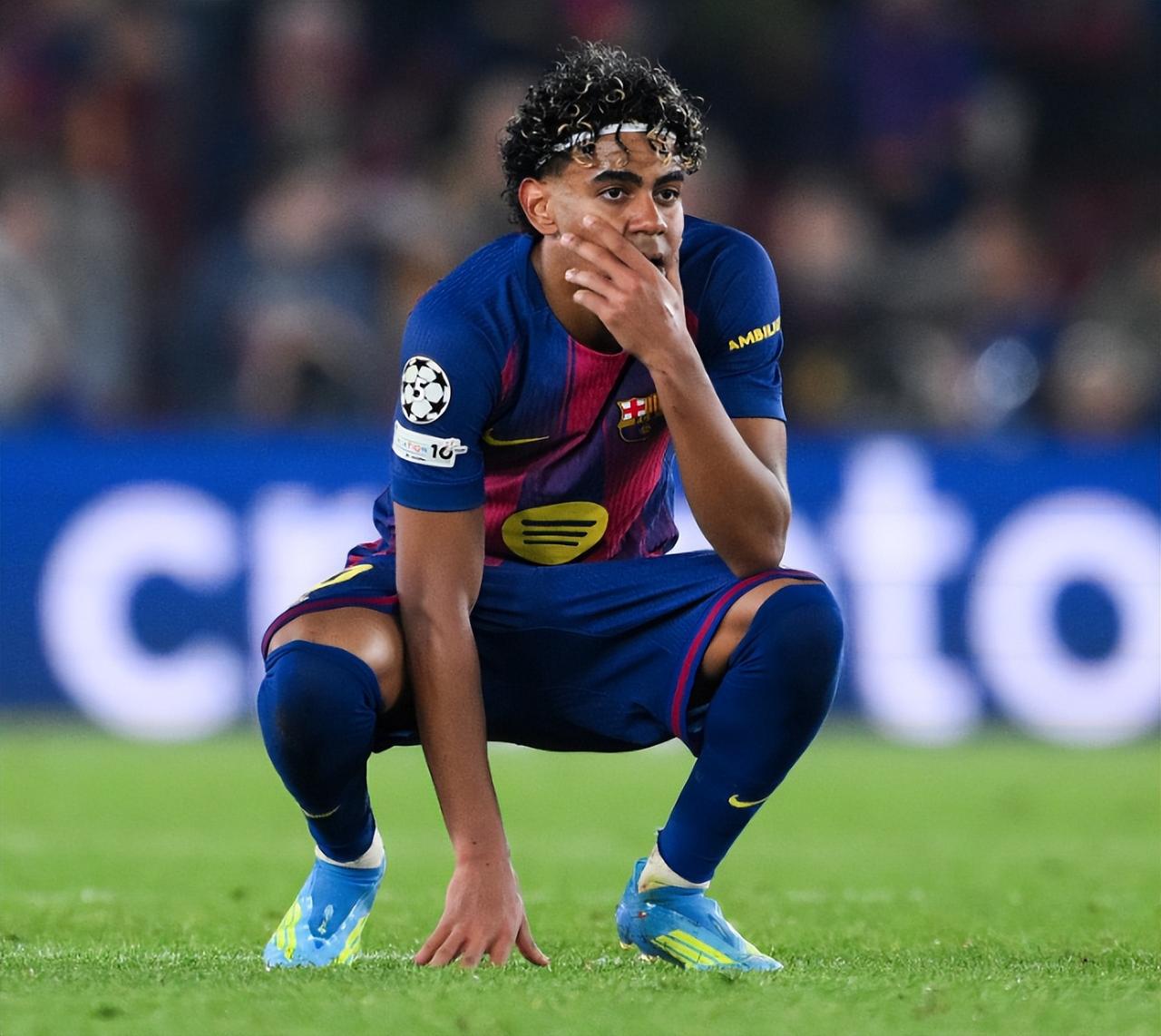 谁能想到，这场万众瞩目的加泰德比，直接变成了巴萨的单方面表演。
 
2026年4