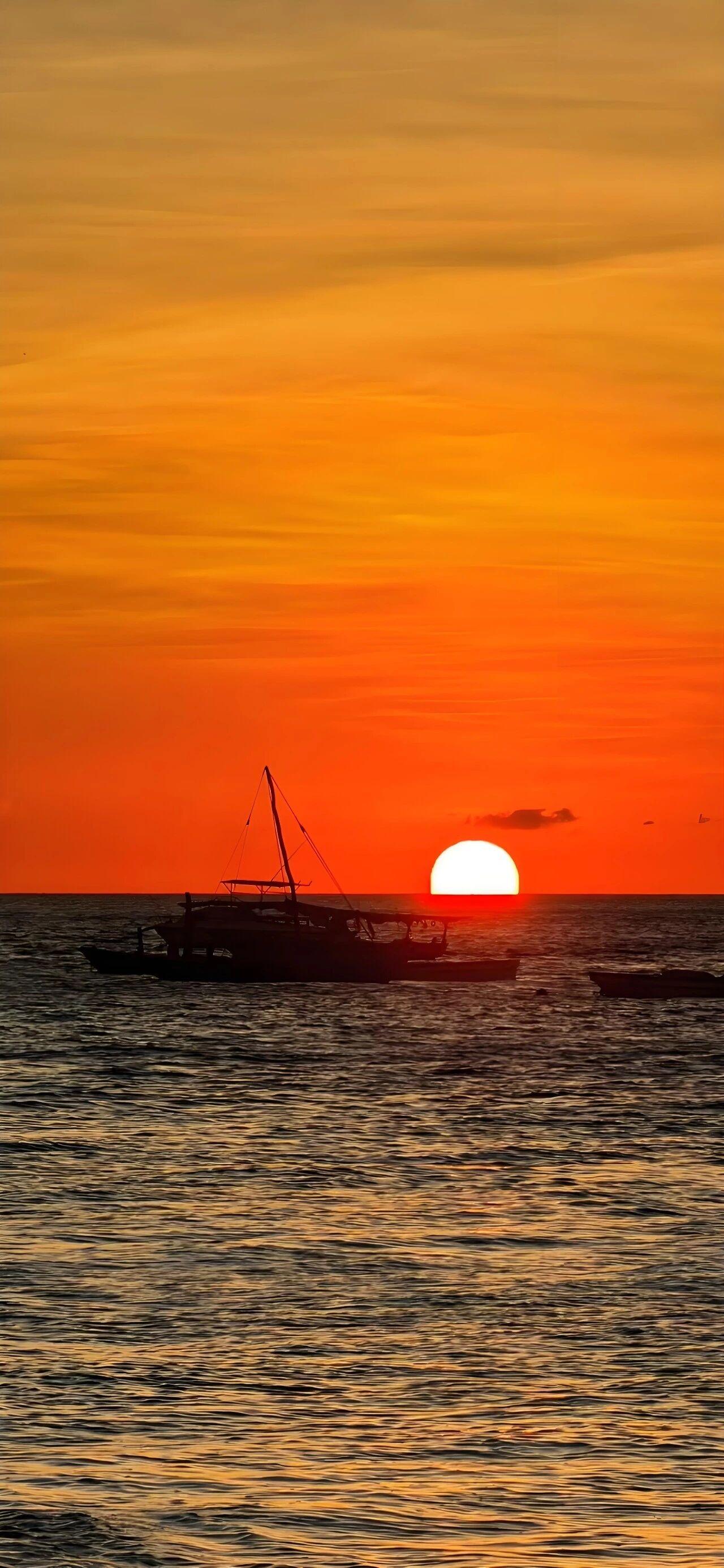 每日精选4K醉美全屏壁纸【725期】 |愿世界化为沧海，愿你我归于初见。

分享