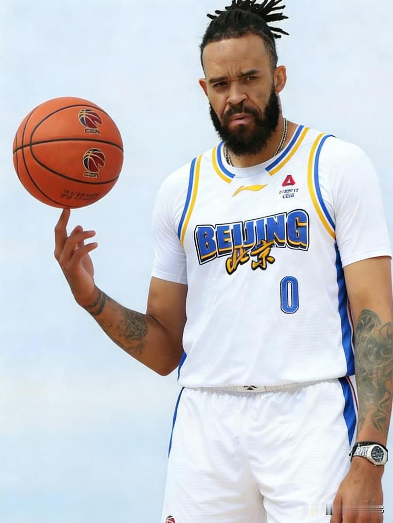 玩笑归玩笑，三冠王实力真不是盖的。38岁依旧能蹦能扣，护筐吃饼样样在线，和周琦组