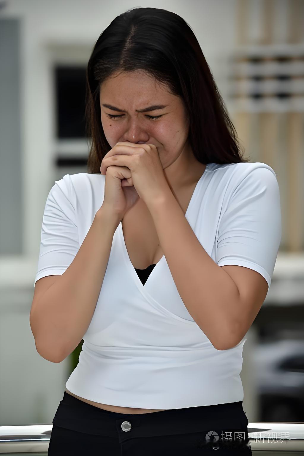 当身处底层，又是一个弱者，生活就会显露出它最狰狞的一面。你会发现，身边似乎到处都