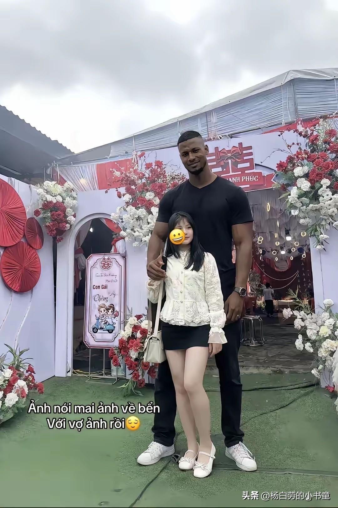 跨国恋值得祝福他们吗？
最萌身高差
这男的有2米高吗
他们结婚啦
生活中说什么语